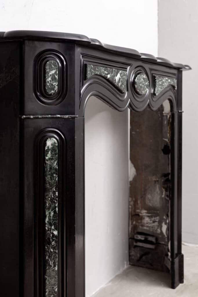 Zwart Marmeren Antieke Schouw met Verde-detail