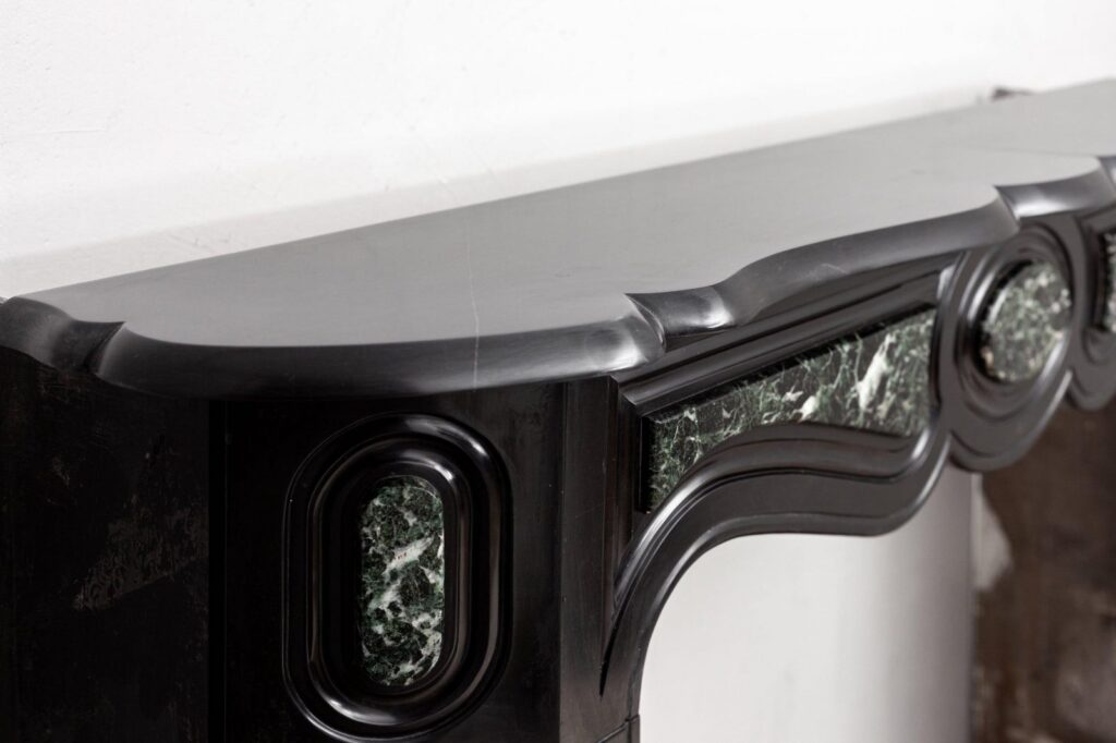 Zwart Marmeren Antieke Schouw met Verde-detail
