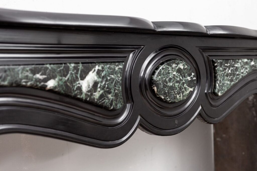 Zwart Marmeren Antieke Schouw met Verde-detail