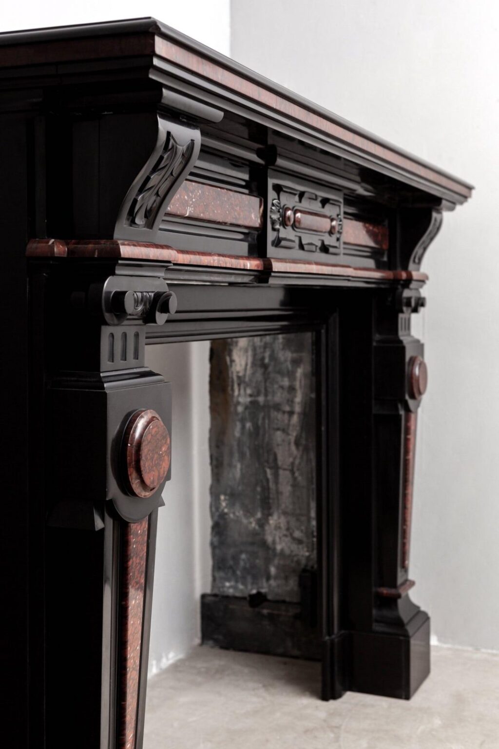 LOUIS XV STYLE NOIR DE MAZY ANTIQUE FIREPLACE — detail 2