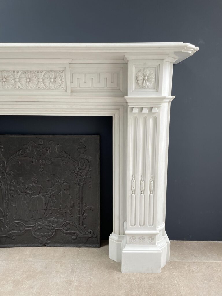Zeer Exclusieve Helder wit Statuario Marmer Antieke Front Schouw