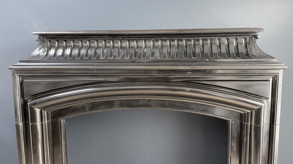 Prachtige Neoclassicistische Noir De Mazy Zwart Marmeren Antieke Front Schouw
