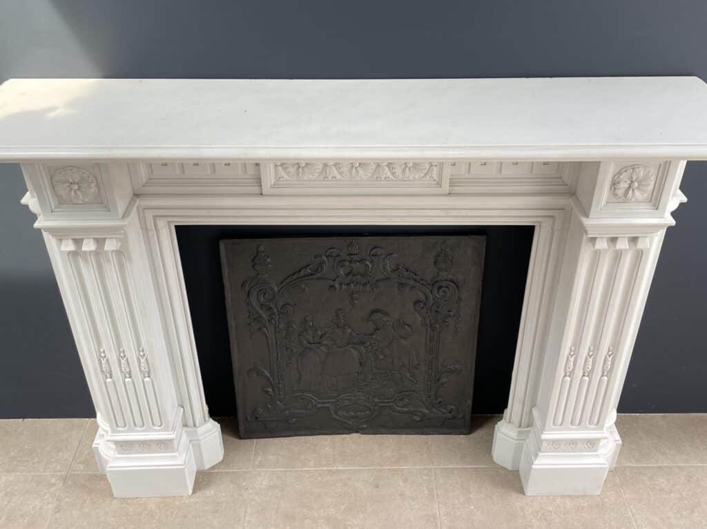 Zeer Exclusieve Helder wit Statuario Marmer Antieke Front Schouw