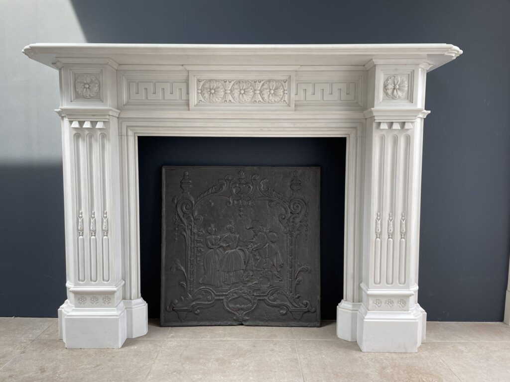 Zeer Exclusieve Helder wit Statuario Marmer Antieke Front Schouw