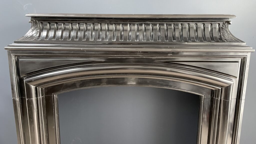 Prachtige Neoclassicistische Noir De Mazy Zwart Marmeren Antieke Front Schouw