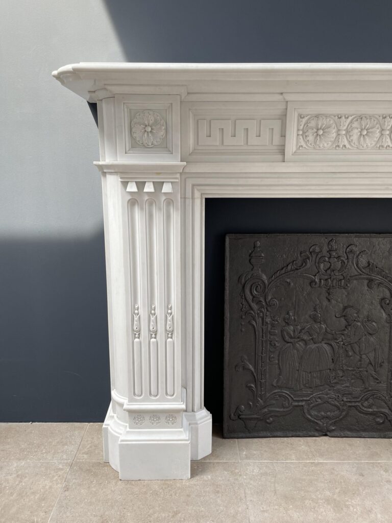 Zeer Exclusieve Helder wit Statuario Marmer Antieke Front Schouw