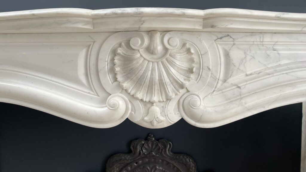 Luxury French Antique Arabescato Marble Circular Fireplace