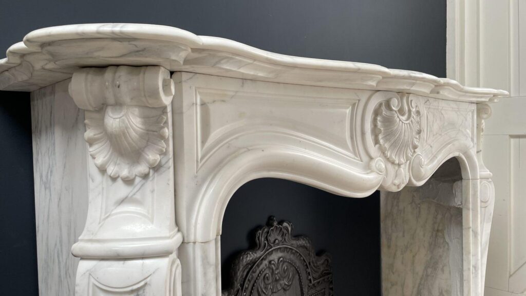 Luxury French Antique Arabescato Marble Circular Fireplace