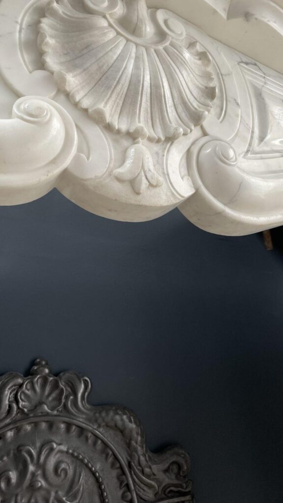 Luxury French Antique Arabescato Marble Circular Fireplace