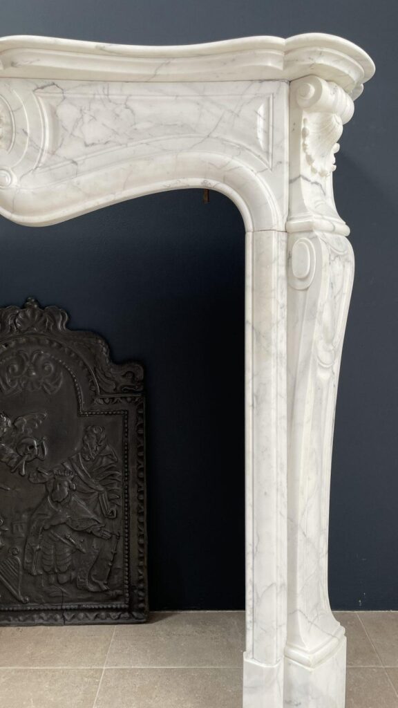 Luxury French Antique Arabescato Marble Circular Fireplace