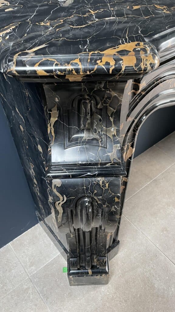 Exclusive Antique Louis XVI Fireplace in Portoro Marble (circulation)