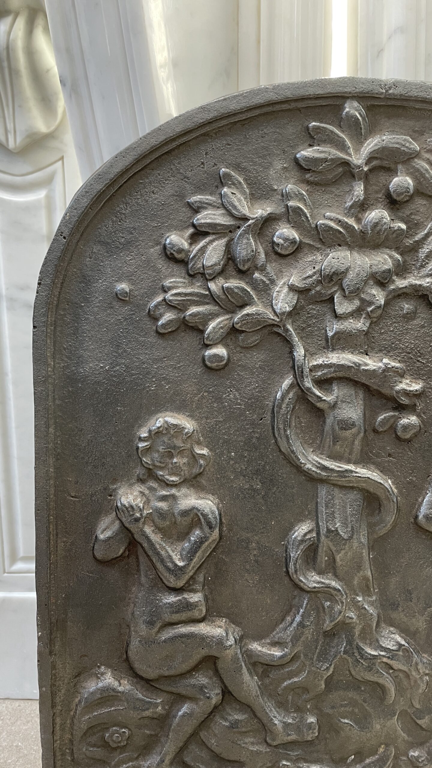 Antieke haardplaat Adam and Eve