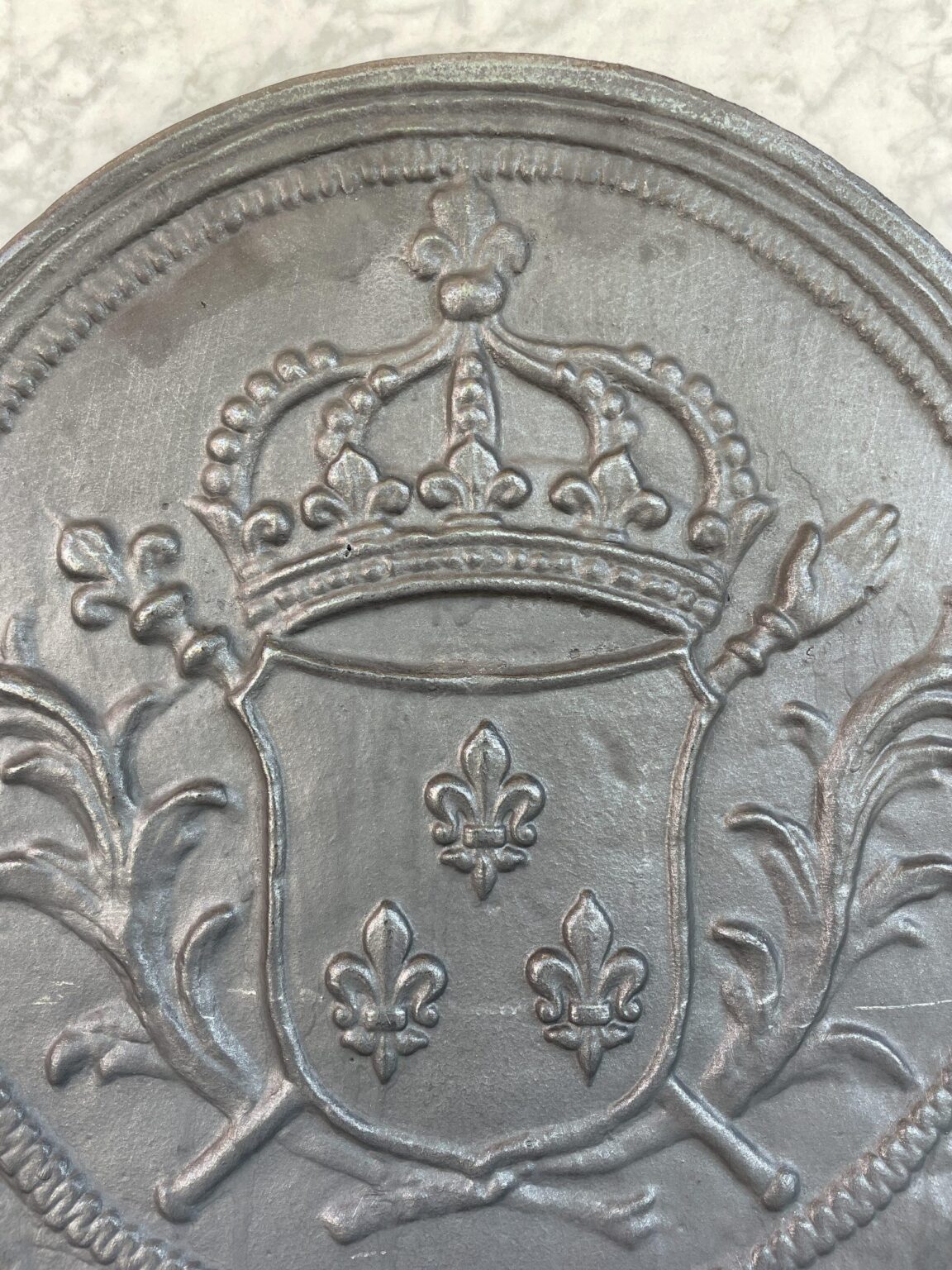 Antique Cast-Iron Fireback with Royal Coat of Arms — detail 2