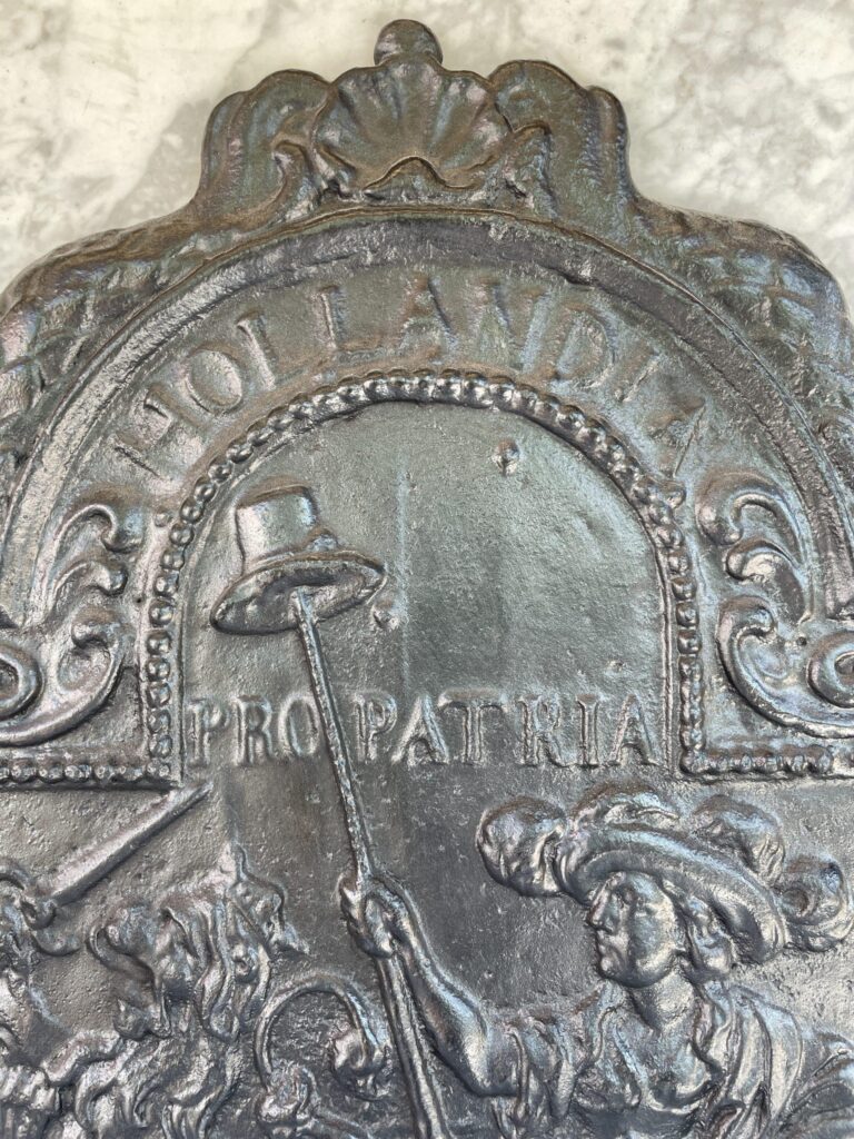 Antique Fireback, Hollandia