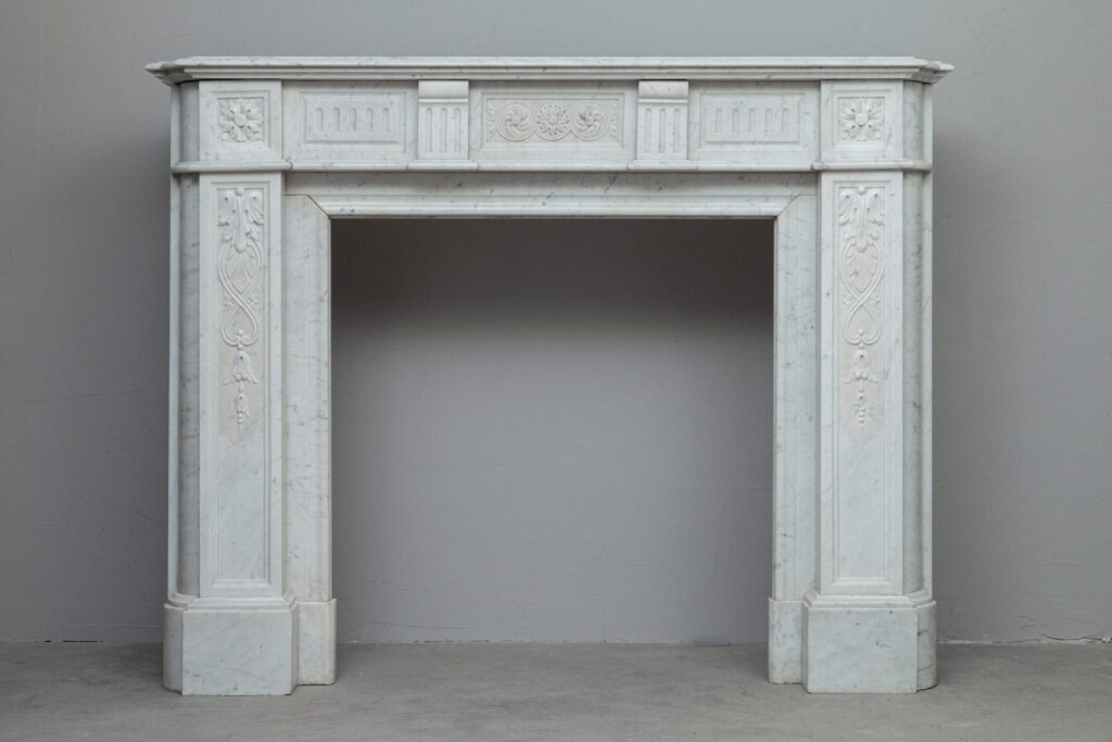 NEOCLASSIC WHITE MARBLE ANTIQUE CIRCULATION FIREPLACE
