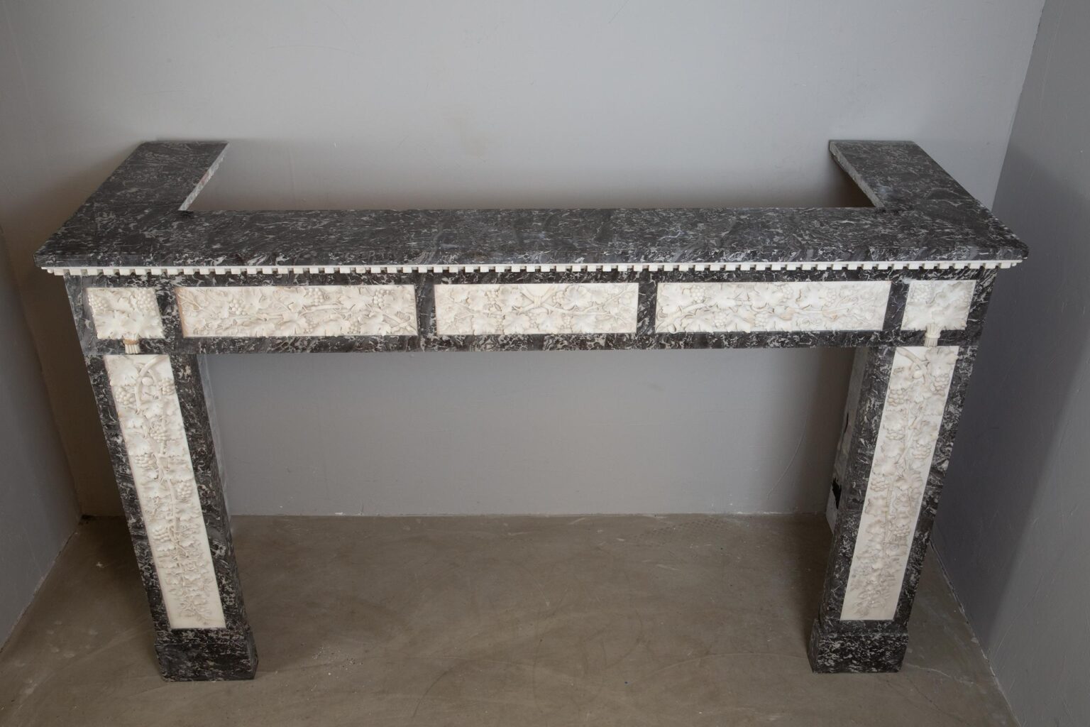 Grey and White Marble Antique Louis XVI full circulation fireplace — detail 2