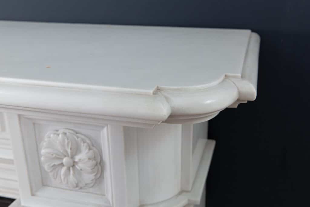 Zeer Exclusieve Helder wit Statuario Marmer Antieke Front Schouw