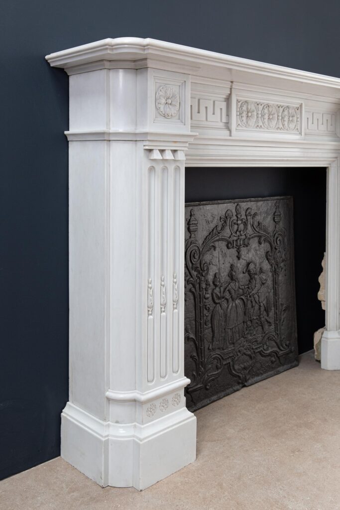 Zeer Exclusieve Helder wit Statuario Marmer Antieke Front Schouw