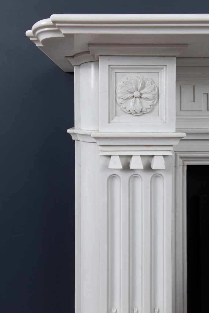 Zeer Exclusieve Helder wit Statuario Marmer Antieke Front Schouw