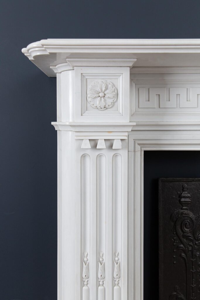 Zeer Exclusieve Helder wit Statuario Marmer Antieke Front Schouw