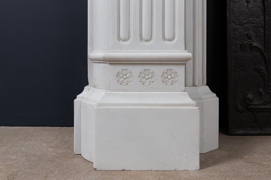 Zeer Exclusieve Helder wit Statuario Marmer Antieke Front Schouw