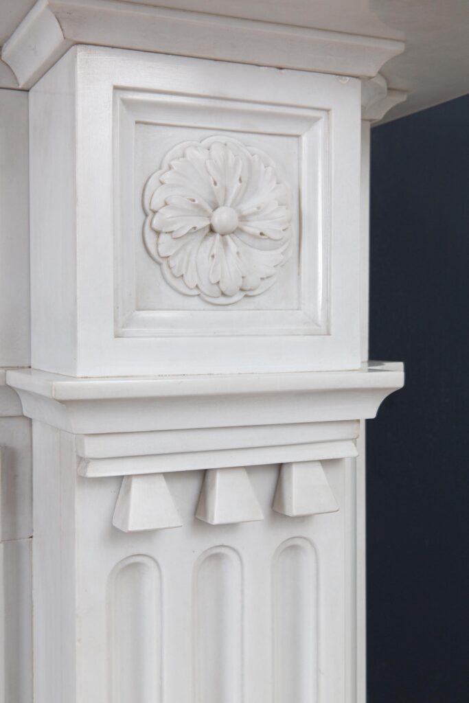 Zeer Exclusieve Helder wit Statuario Marmer Antieke Front Schouw