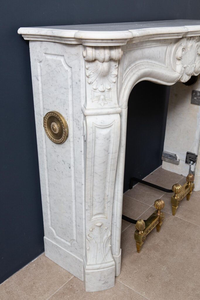 Antieke Franse Louis XVI Schouw in Carrara Marmer