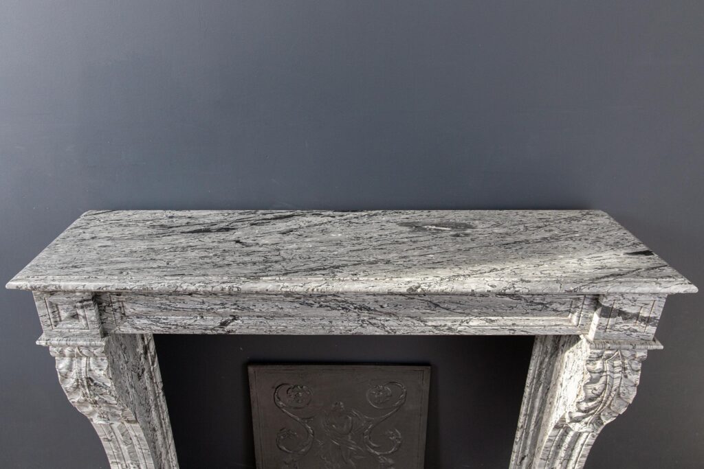 Antieke Front Schouw Grijs Marmer — detail 1