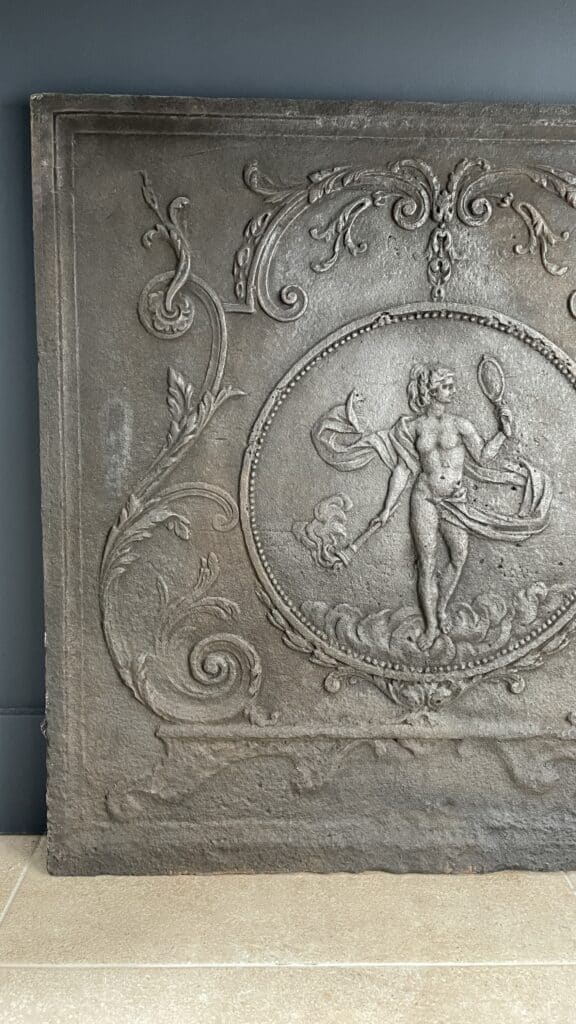 Grote Antieke Haardplaat — detail 1