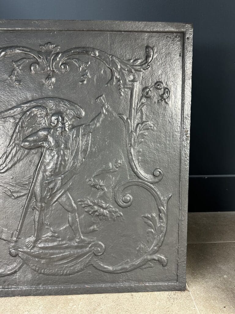 Gietijzeren Antieke Haardplaat voor in de Openhaard of Antieke Schouw