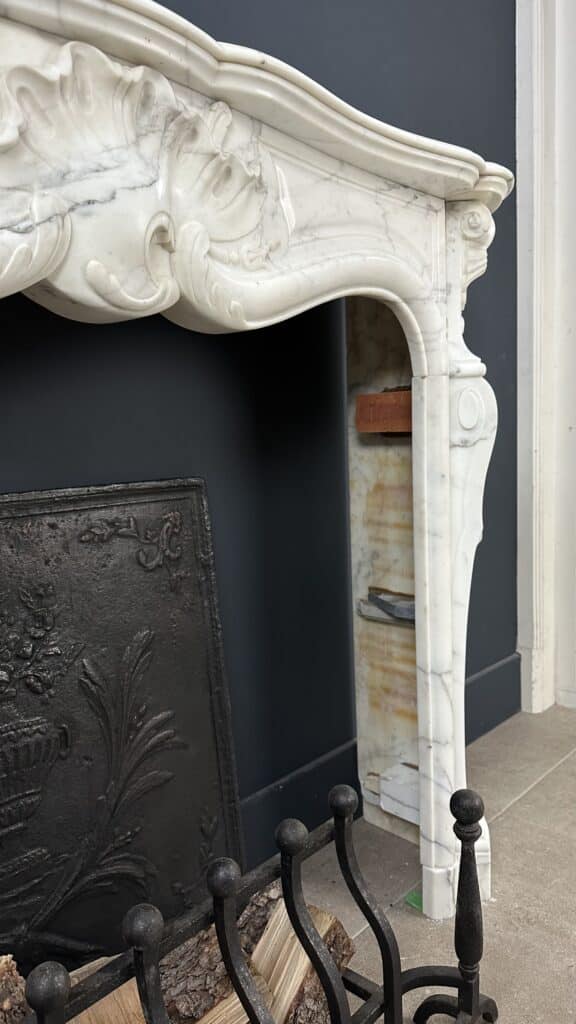 Prachtige Antieke Rococo Frontschouw Wit Marmer