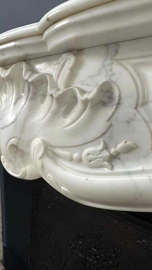Prachtige Antieke Rococo Frontschouw Wit Marmer
