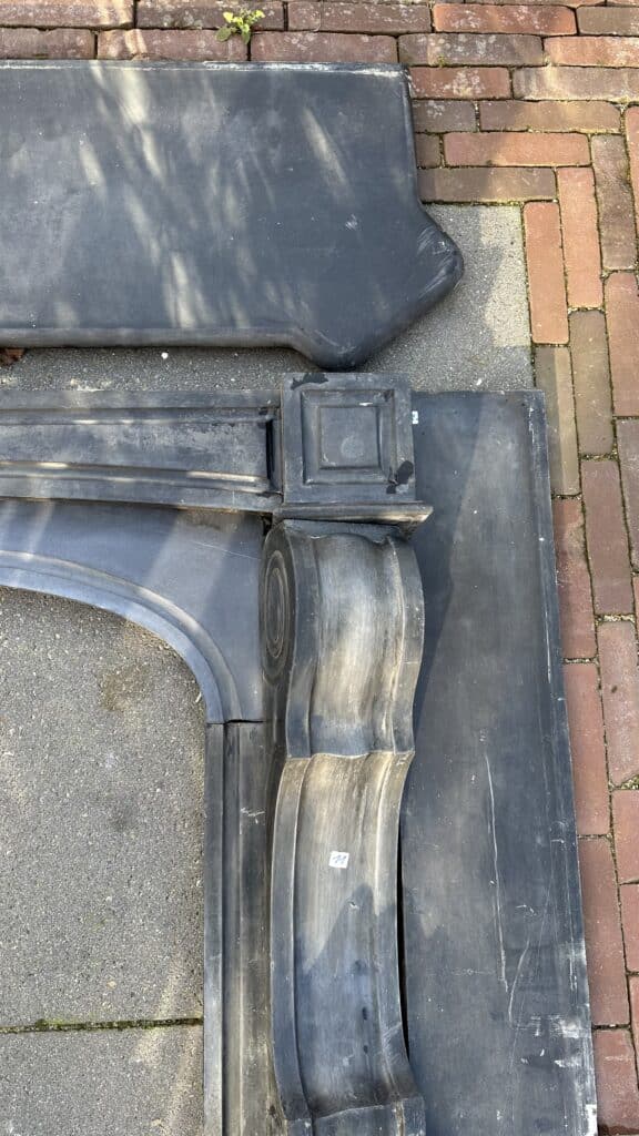 Ongerestaureerde Antieke Front Schouw Zwart Marmer