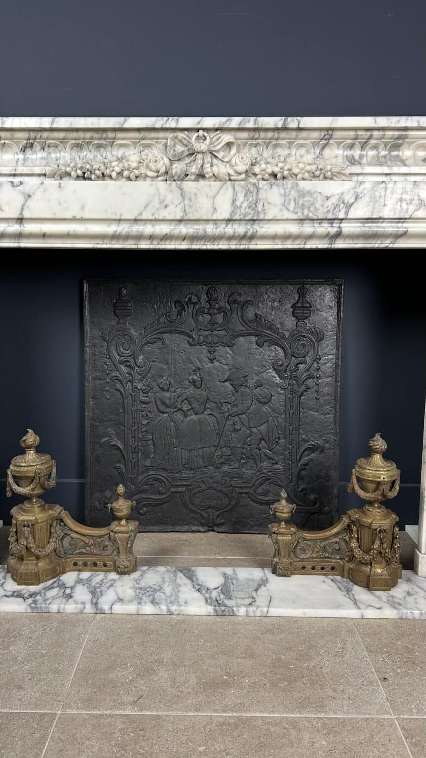 Beautiful Antique French Front Fireplace: A Masterpiece of Refinement and Craftsmanship — detail 2