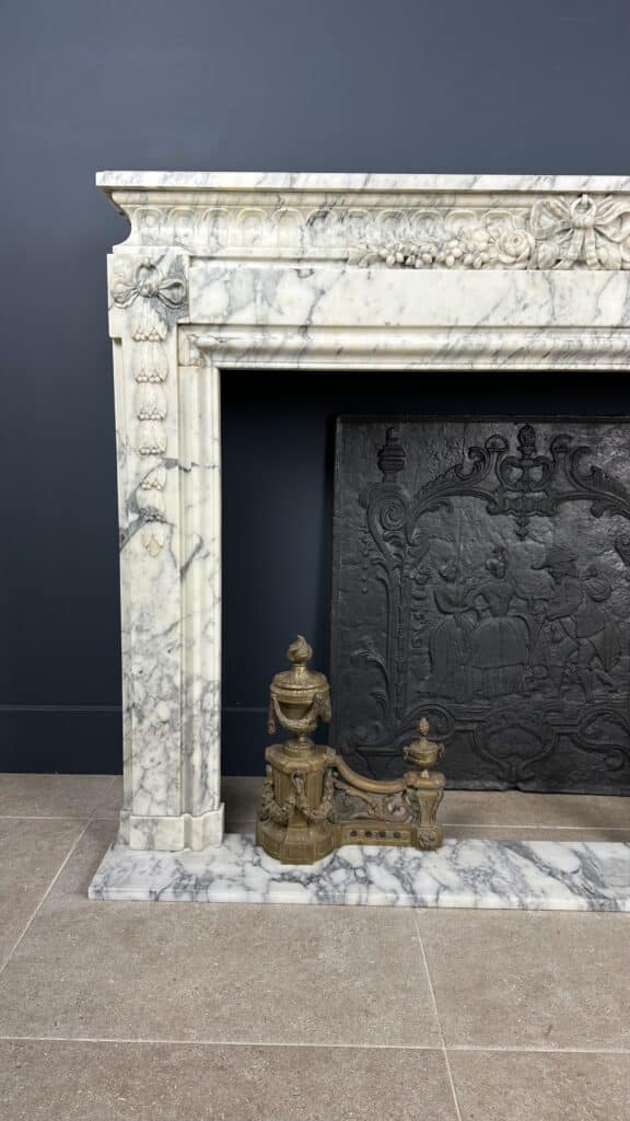 Beautiful Antique French Front Fireplace: A Masterpiece of Refinement and Craftsmanship