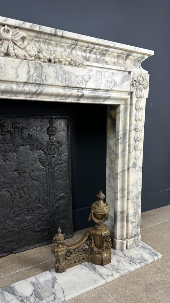 Beautiful Antique French Front Fireplace: A Masterpiece of Refinement and Craftsmanship