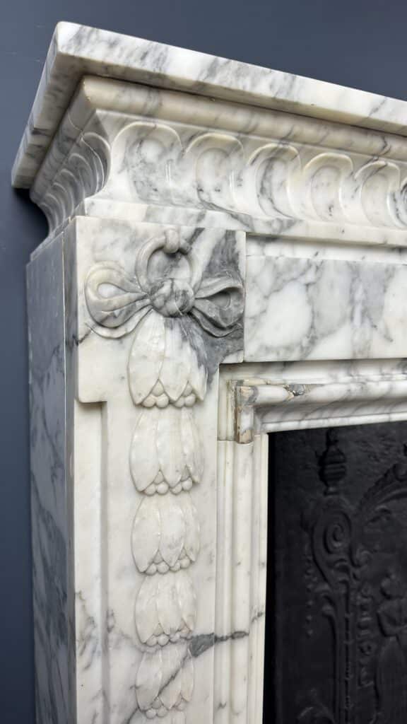 Beautiful Antique French Front Fireplace: A Masterpiece of Refinement and Craftsmanship