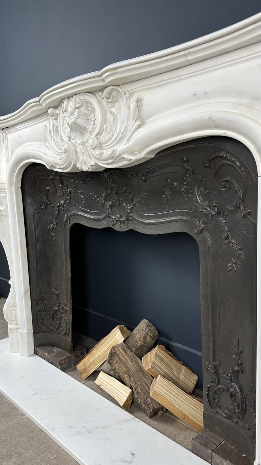 Beautiful French Antique Front Shell Fireplace White With Steel Insert Fireplace and Floor Plate — detail 1