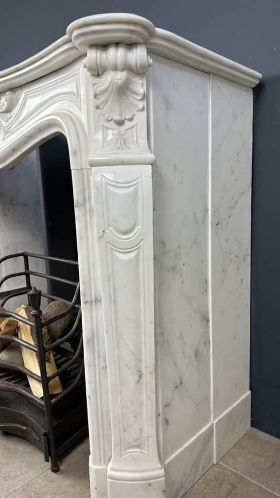 Elegante Witte Antieke Marmeren Omloopschouw