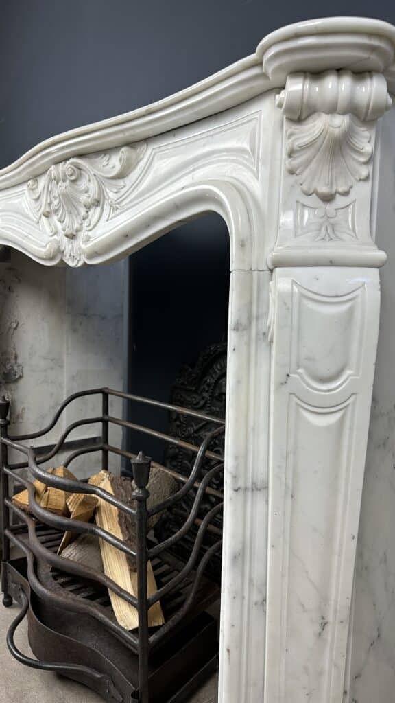 Elegante Witte Antieke Marmeren Omloopschouw