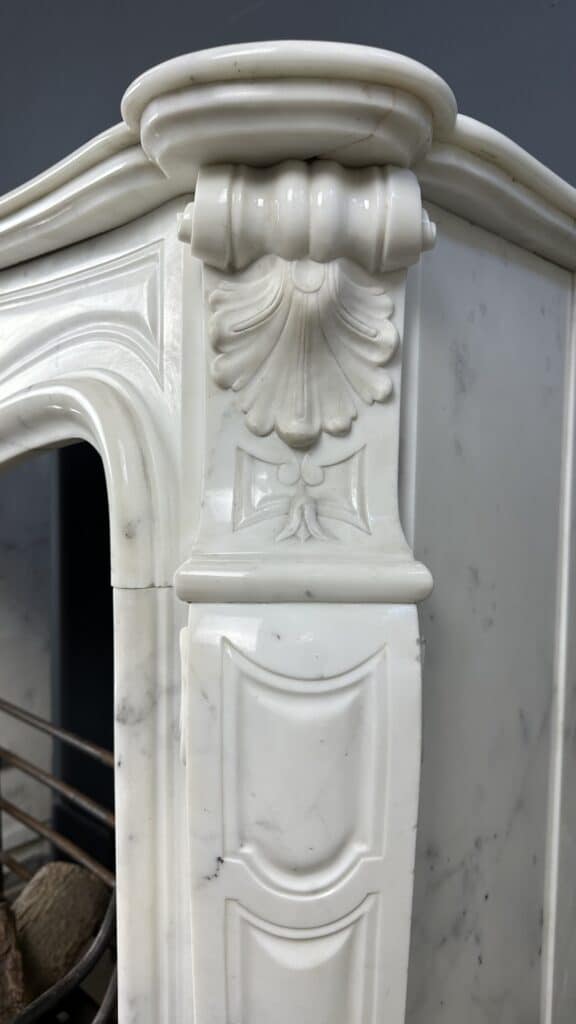 Elegante Witte Antieke Marmeren Omloopschouw