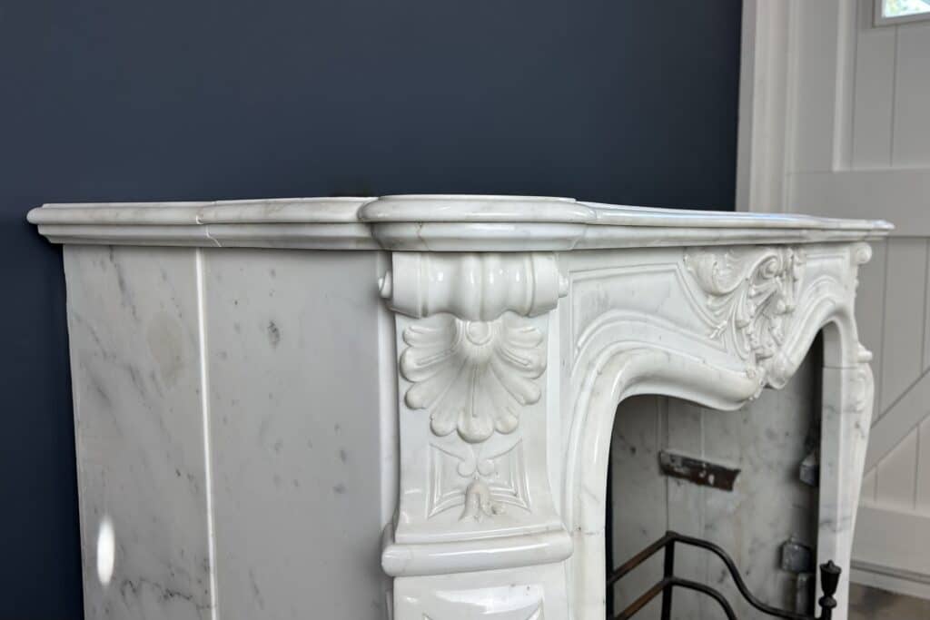 Elegante Witte Antieke Marmeren Omloopschouw