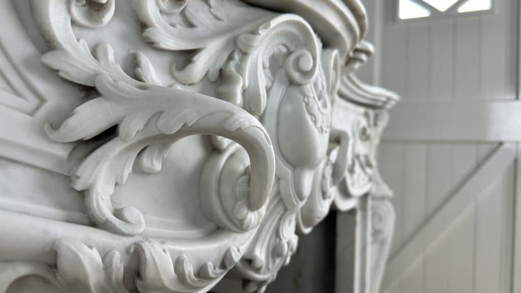 Exclusieve Antieke Louis XV Carrara Wit Marmeren Schouw