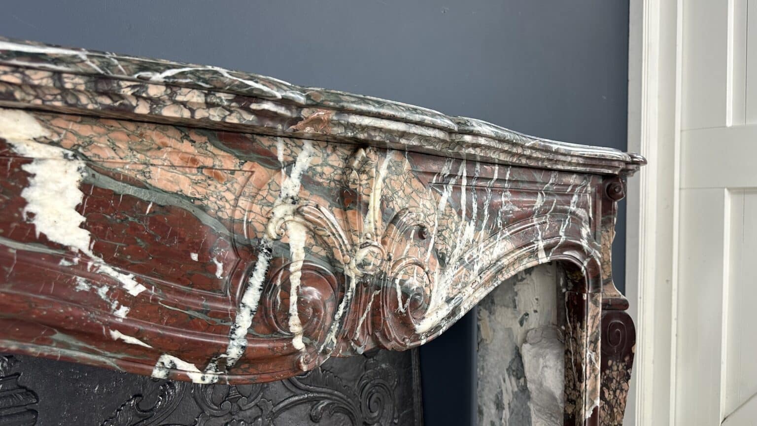 Exclusive Antique Fireplace - Versailles Campan Rubané Marble — detail 2