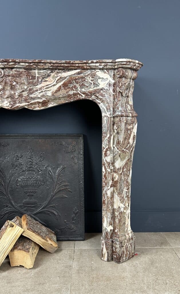 Antique Trois Coquilles Front Fireplace in Red-Brown Marble
