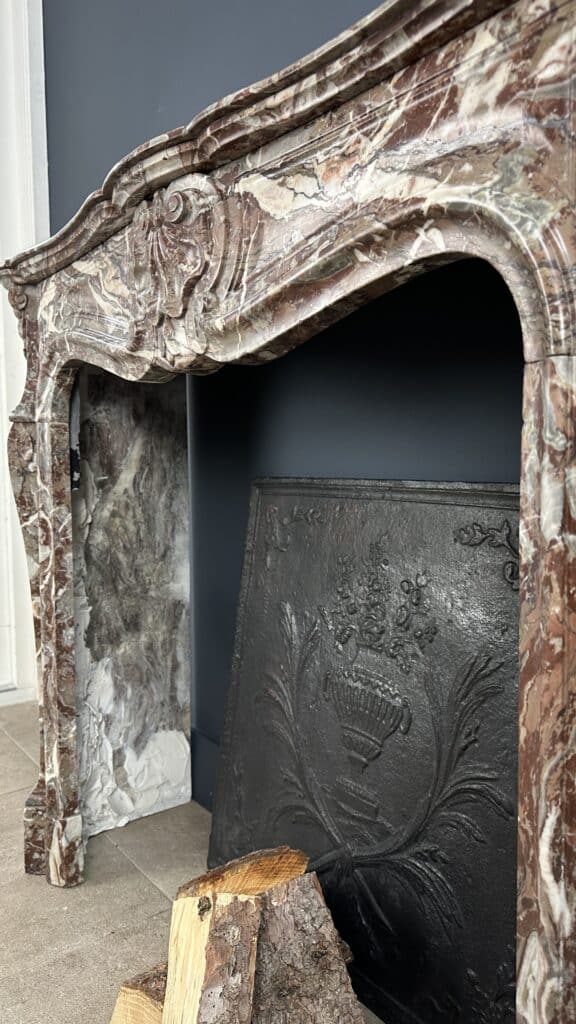 Antique Trois Coquilles Front Fireplace in Red-Brown Marble