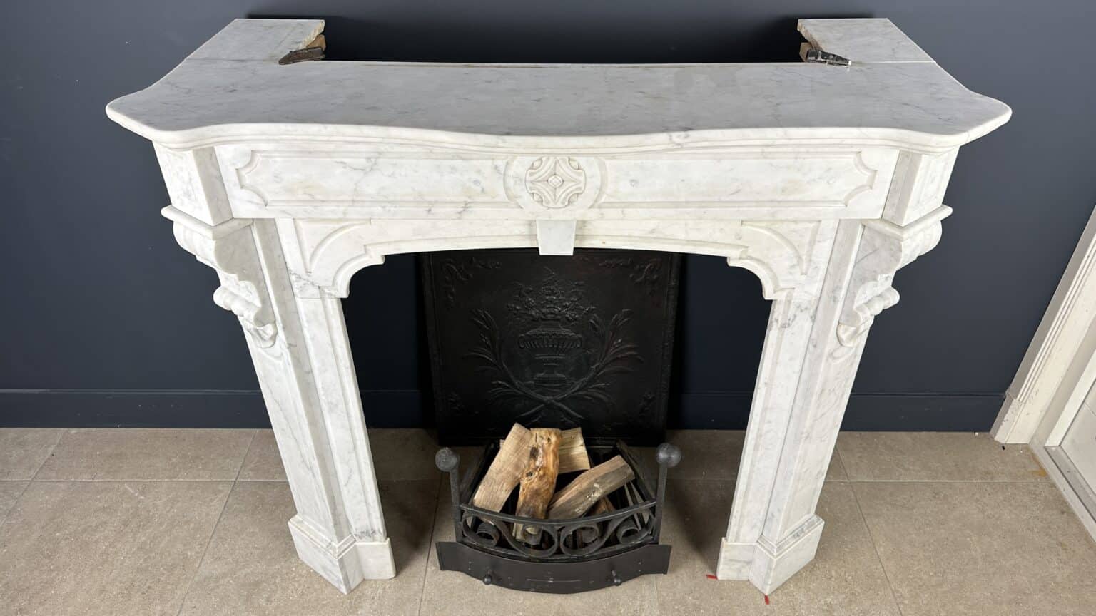 High White Antique Circular Fireplace 45 Degree White — detail 1