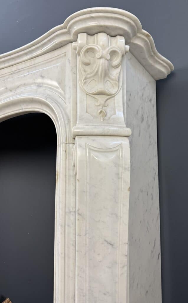 Franse Antieke Schelpschouw Carrara Marmer