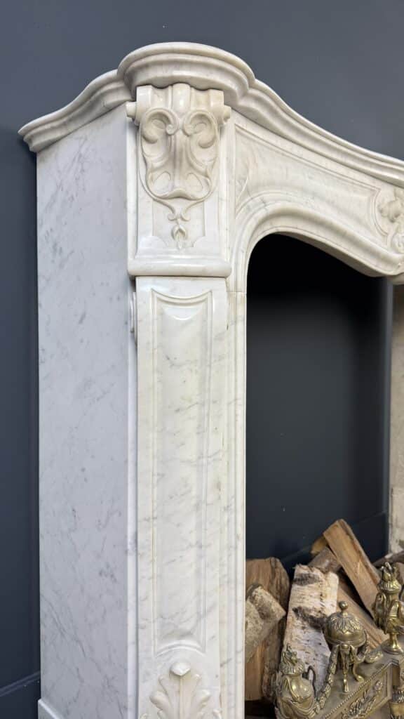 Franse Antieke Schelpschouw Carrara Marmer