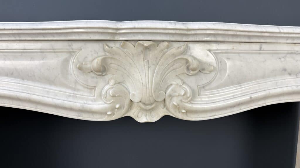 Franse Antieke Schelpschouw Carrara Marmer